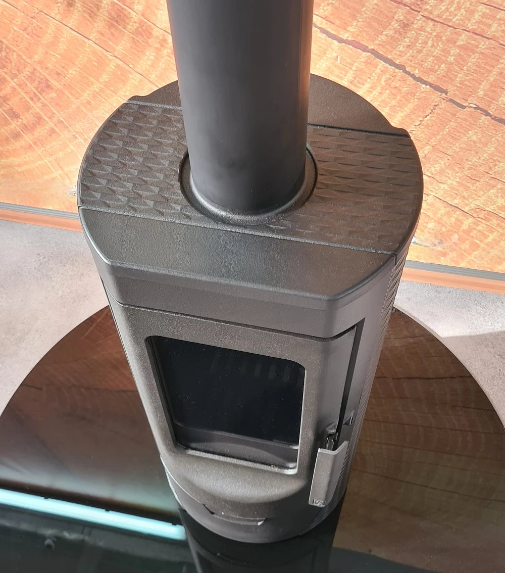 Τζάκι από χυτοσίδηρο σχεδιαστή Plamen Tara – ανεξάρτητα από τον αέρα του δωματίου